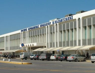 Αεροδρόμια Κρήτης: «Μπαράζ» συλλήψεων για πλαστά διαβατήρια